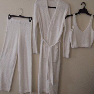 New-Never Worn White Fluffy 3-Piece Leisure/Lounging Set in Size XL